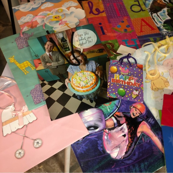 Bundle of assorted gift bags - Picture 2 of 7